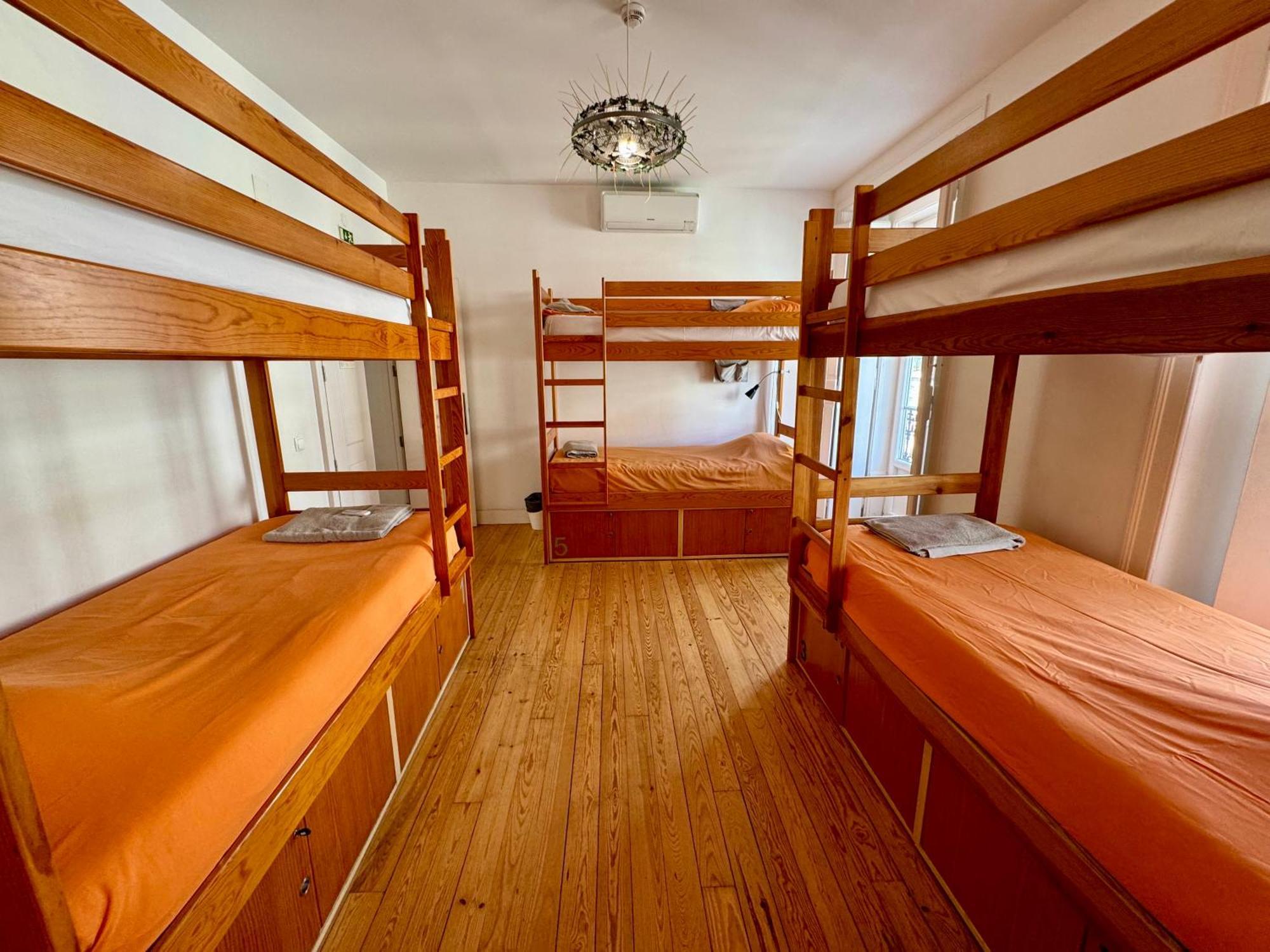 Lisbon Lounge Hostel Bagian luar foto